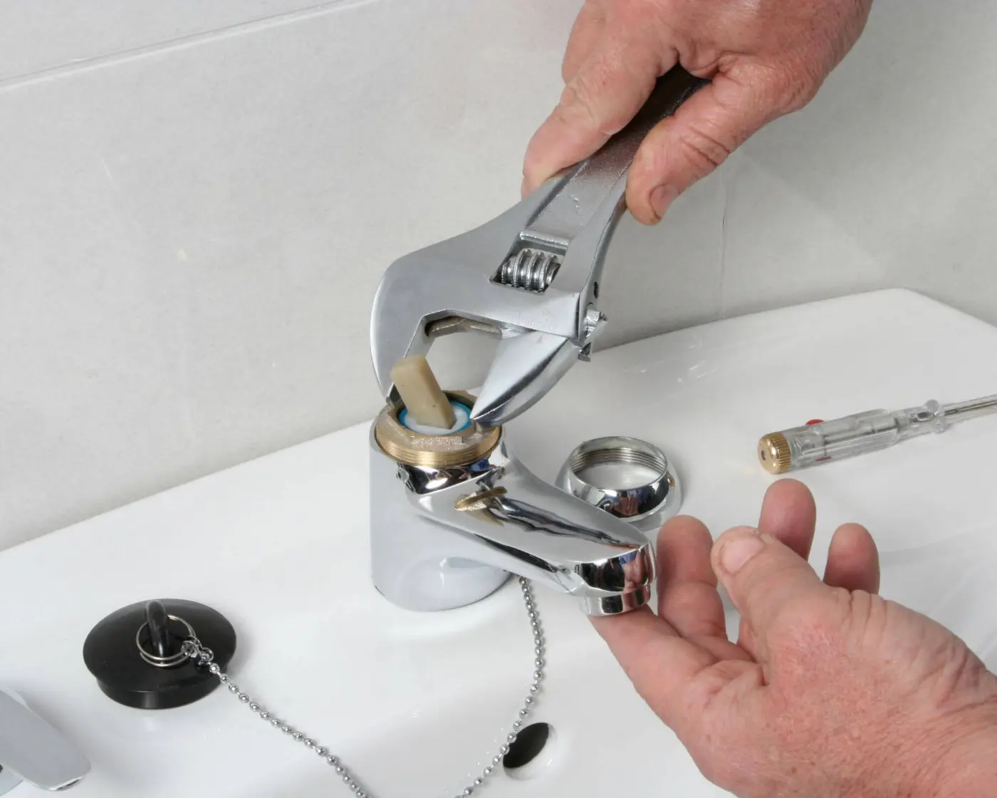 Sink Repairs and Faucet Installation
